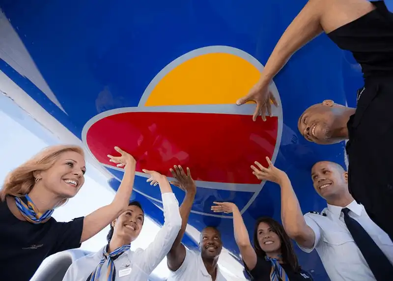 Hãng hàng không Southwest Airlines thay đổi logo thương hiệu 11 Tạp chí du lịch Wanderlust Tips Hãng hàng không Southwest Airlines thay đổi logo thương hiệu của mình