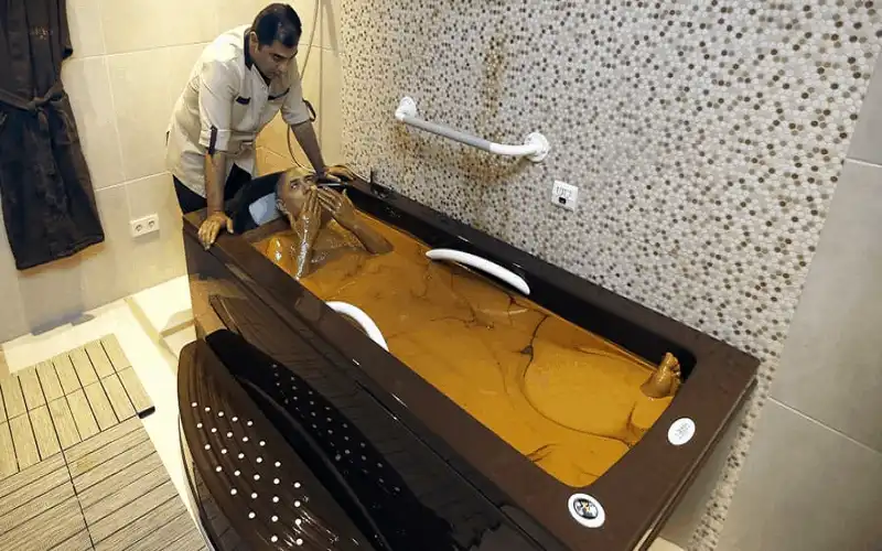 Tạp chí du lịch Wanderlust Tips Các khách sạn chữa bệnh bằng dầu thô Naftalan quý hiếm