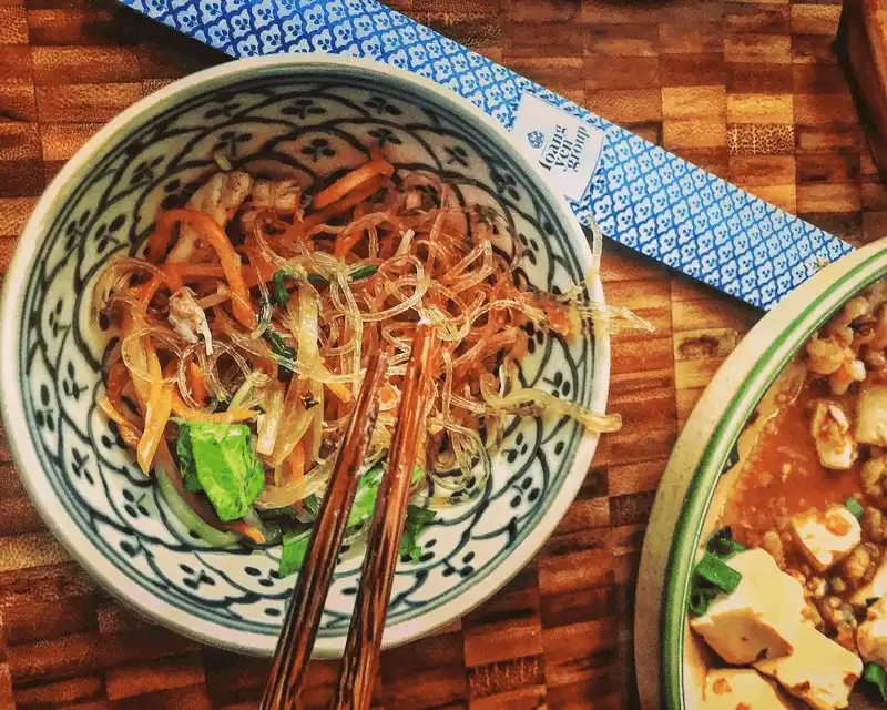 Mẹo cho người ăn chay hoặc thuần chay khi đi du lịch 7 Tạp chí du lịch Wanderlust Tips Lời khuyên cho những người ăn chay hoặc thuần chay khi đi du lịch