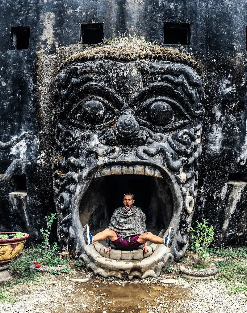 Tạp chí du lịch Wanderlust Tips Ngắm vẻ trầm mặc của Vườn Tượng Phật Buddha Park ở Lào