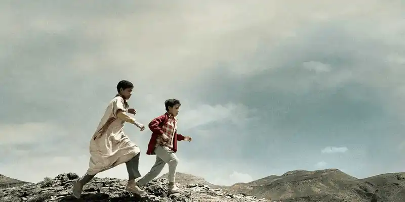 Những bộ phim khiến bạn muốn xách balo lên và đi 9 Tạp chí du lịch Wanderlust Tips Những bộ phim khiến bạn muốn xách balo lên và đi