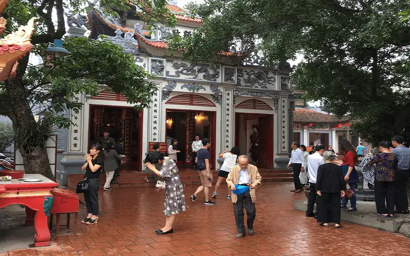 Những ngôi chùa tịnh tâm ở Hà Nội dành cho dịp lễ Vu Lan 9 Tạp chí du lịch Wanderlust Tips Những ngôi chùa tịnh tâm ở Hà Nội dành cho dịp lễ Vu Lan