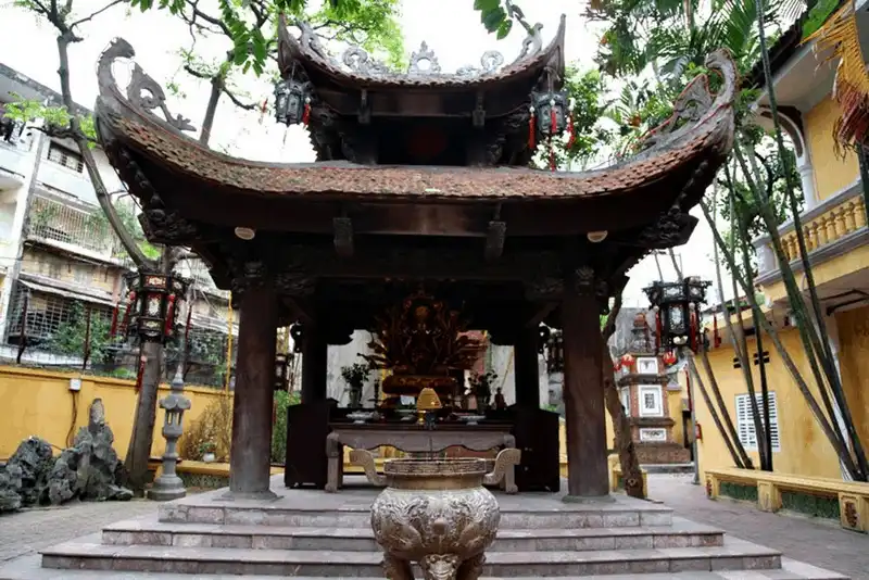 Những ngôi chùa tịnh tâm ở Hà Nội dành cho dịp lễ Vu Lan 7 Tạp chí du lịch Wanderlust Tips Những ngôi chùa tịnh tâm ở Hà Nội dành cho dịp lễ Vu Lan