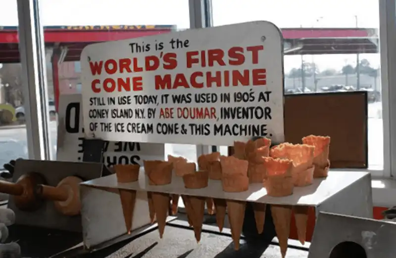 Tìm đến các cửa hàng kem lâu đời nhất ở Mỹ 12 Tạp chí du lịch Wanderlust Tips Tìm đến các cửa hàng kem lâu đời nhất ở Mỹ