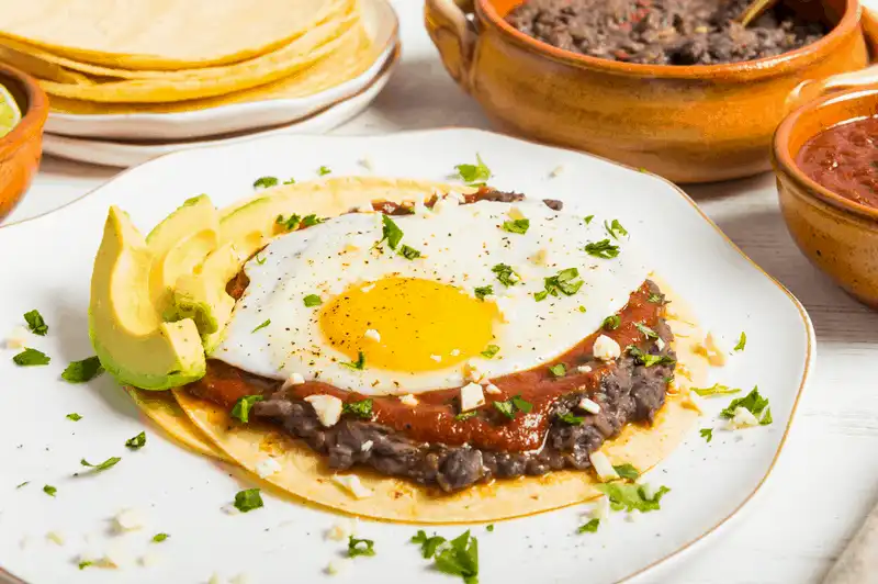 Tạp chí du lịch Wanderlust Tips Việt Nam thuộc top những nước có bữa ăn sáng với trứng nổi bất nhất