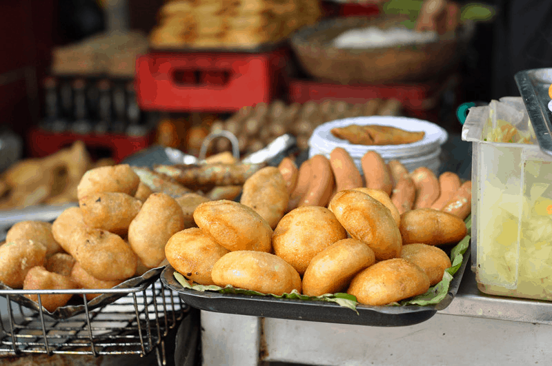 Tạp chí du lịch Wanderlust Tips - 5 hàng bánh rán tuyệt ngon ở phố cổ Hà Nội