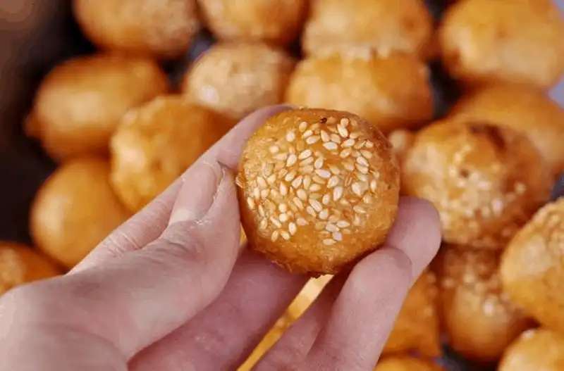 Tạp chí du lịch Wanderlust Tips - 5 hàng bánh rán tuyệt ngon ở phố cổ Hà Nội