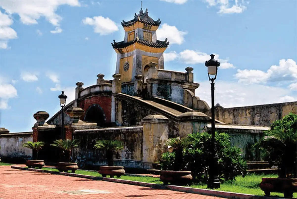 Tạp chí du lịch Wanderlust Tips 8 điểm du lịch Quảng Bình không thể bỏ qua vào buổi chiều