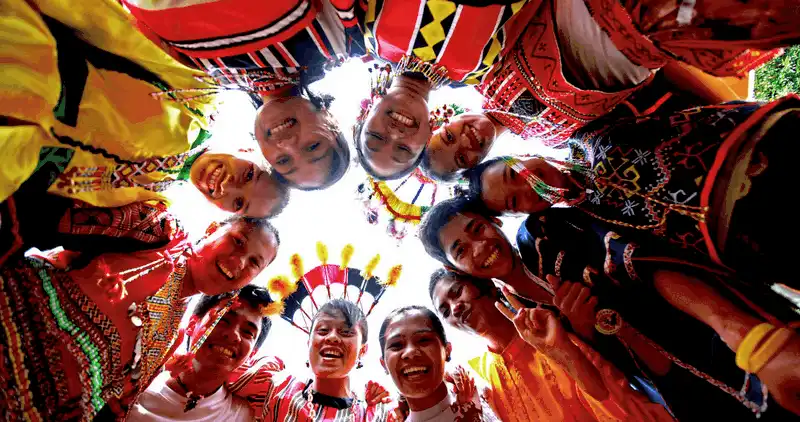 "Bỏ túi" 7 mẹo chụp ảnh chân dung khi đi du lịch 10 Tạp chí du lịch Wanderlust Tips - "Bỏ túi" 7 mẹo chụp ảnh chân dung hay khi đi du lịch