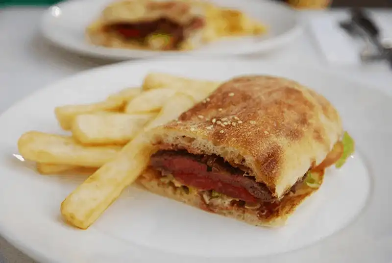 Tạp chí du lịch Wanderlust Tips - Khám phá thế giới ẩm thực phù thủy trong "Harry Potter"