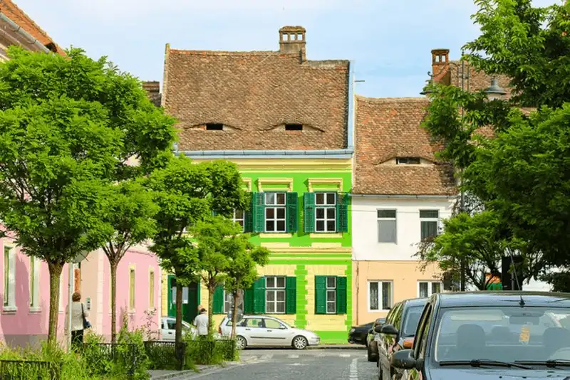 Lạnh gáy với những ngôi nhà “có mắt” ở Romania 9 Tạp chí Du lịch Wanderlust Tips Lạnh gáy với những ngôi nhà “có mắt” ở Romania