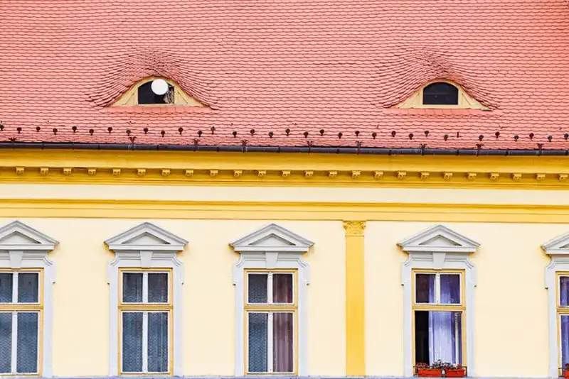 Lạnh gáy với những ngôi nhà “có mắt” ở Romania 6 Tạp chí Du lịch Wanderlust Tips Lạnh gáy với những ngôi nhà “có mắt” ở Romania