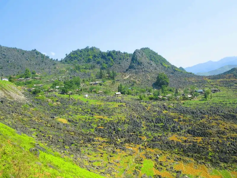 Tạp chí du lịch Wanderlust Tips - Rong ruổi rẻo cao đại ngàn Hà Giang