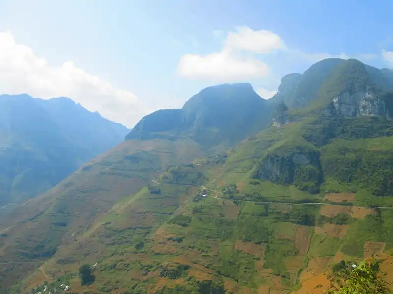 Tạp chí du lịch Wanderlust Tips - Rong ruổi rẻo cao đại ngàn Hà Giang