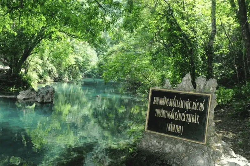 Tạp chí du lịch Wanderlust Tips - Về nghe gió kể non nước Cao Bằng