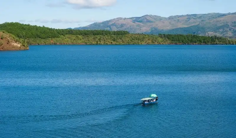 Biển Hồ - viên ngọc bích giữa mênh mông đất đỏ Tây Nguyên 7 Tạp chí du lịch Wanderlust Tips | Biển Hồ - viên ngọc bích giữa mênh mông đất đỏ Tây Nguyên