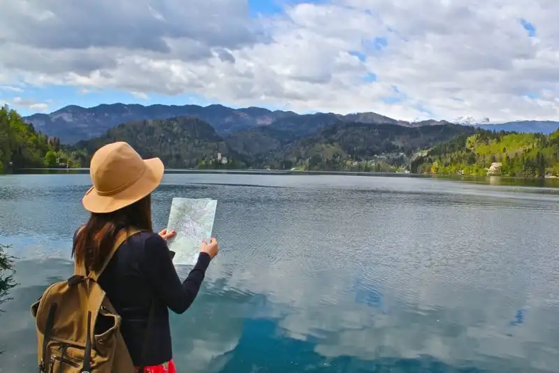 Tạp chí du lịch Wanderlust Tips | Bỏ túi kinh nghiệm du lịch một mình dành cho con gái
