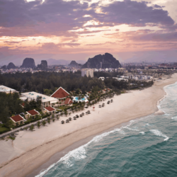 Wanderlust Tips centara sandy beach da nang ra mat goi hoi hop ket hop nghi duong dang cap 4