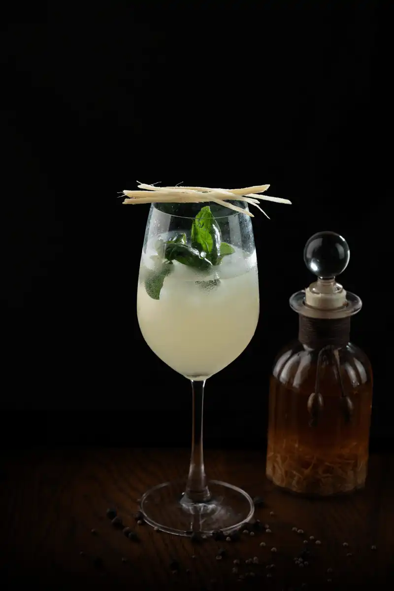 Cocktail lấy cảm hứng từ hương nước hoa lần đầu ra mắt tại Việt Nam 7 Tạp chí du lịch Wanderlust Tips Social Club restaurants & bars giới thiệu cocktail hương nước hoa mới