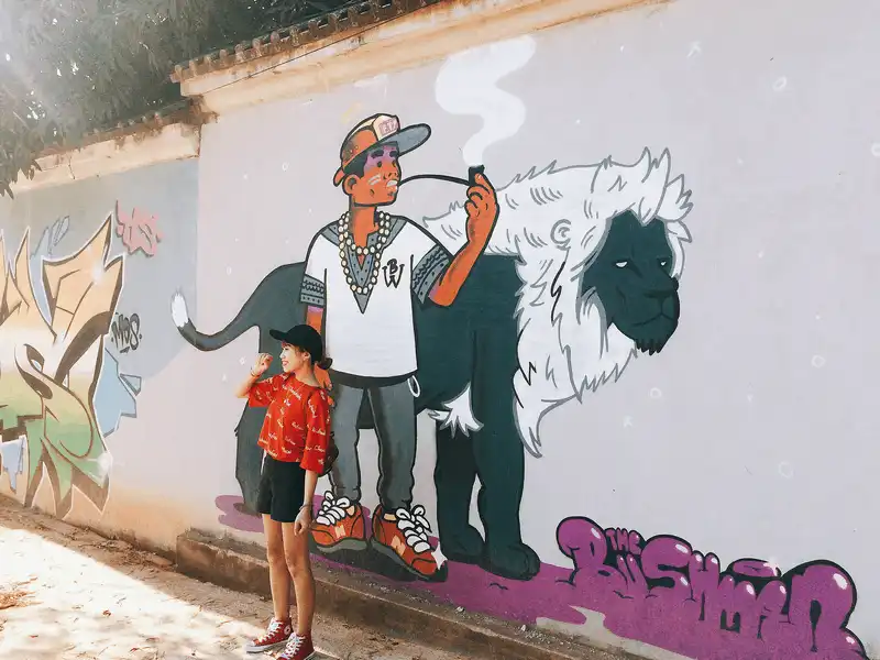 Ngỡ ngàng con đường bích họa vạn người mê dài gần 1km ở Huế 8 Tạp chí du lịch Wanderlust Tips Con đường bích họa vạn người mê dài gần 1km ở xứ Huế mộng mơ