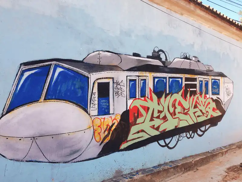 Ngỡ ngàng con đường bích họa vạn người mê dài gần 1km ở Huế 11 Tạp chí du lịch Wanderlust Tips Con đường bích họa vạn người mê dài gần 1km ở xứ Huế mộng mơ