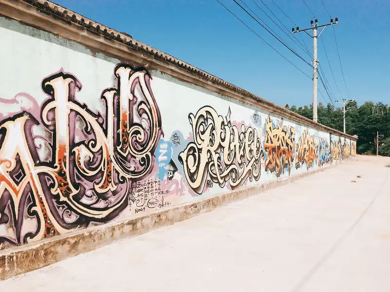 Ngỡ ngàng con đường bích họa vạn người mê dài gần 1km ở Huế 9 Tạp chí du lịch Wanderlust Tips Con đường bích họa vạn người mê dài gần 1km ở xứ Huế mộng mơ