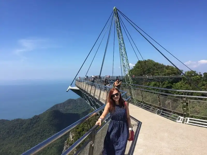 Tạp chí du lịch Wanderlust Tips | Đến Langkawi say mến cây cầu bộ hành lơ lửng giữa trời