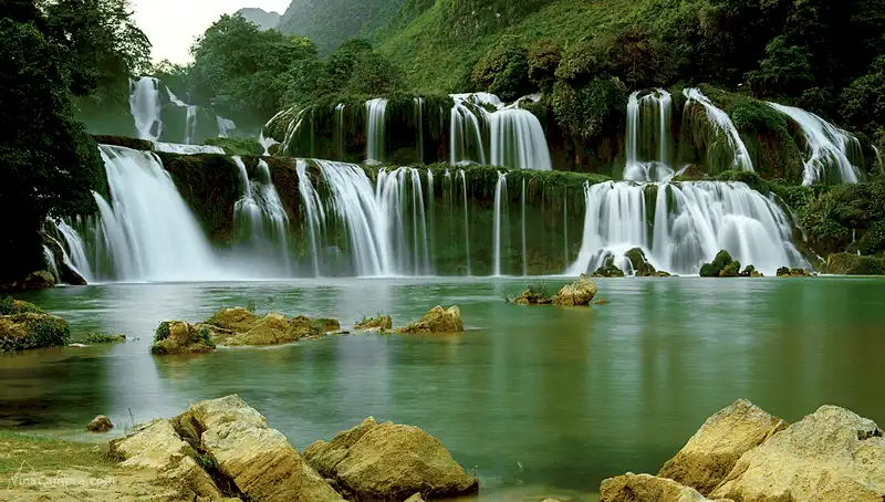 Wanderlust Tips don cho le hoi du lich thac ban gioc lan thu 2 1
