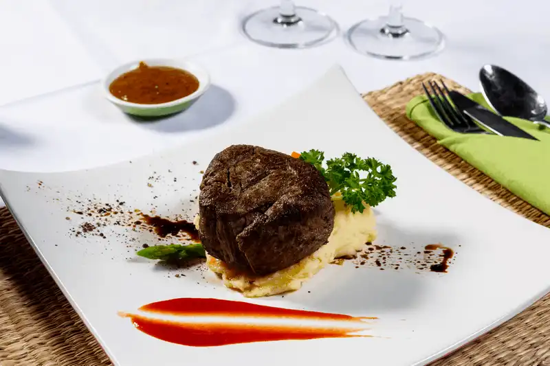 Tạp chí du lịch Wanderlust Tips Nắng Sông Hồng, không gian văn hóa và ẩm thực Việt bên bờ sông Hồng