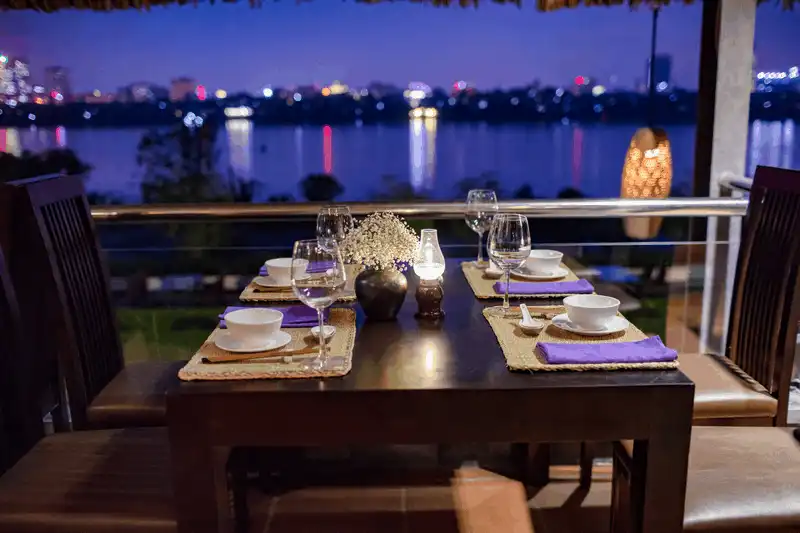 Tạp chí du lịch Wanderlust Tips Nắng Sông Hồng, không gian văn hóa và ẩm thực Việt bên bờ sông Hồng