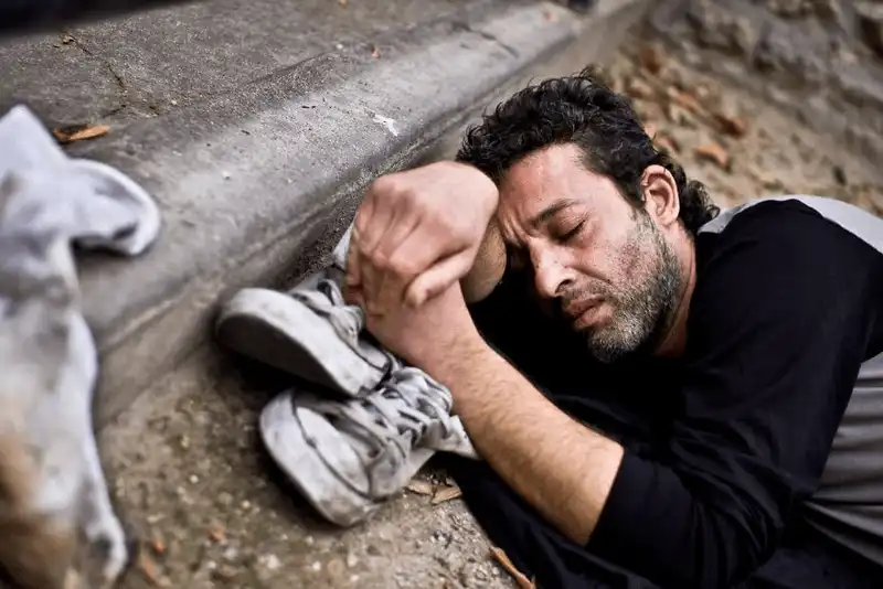 Tạp chí du lịch Wanderlust Tips Mặt tối ẩn khuất bên trong của một Paris hào nhoáng