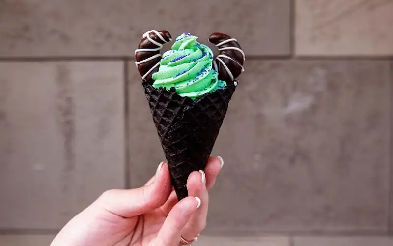 Tạp chí du lịch Wanderlust Tips Mê mẩn trước vị ngọt các món ăn dịp Halloween trong Công viên Disney World