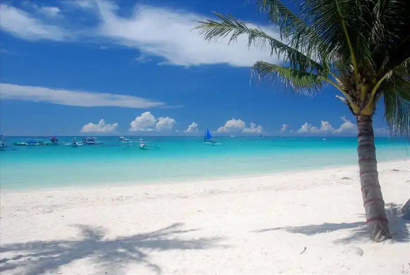 Ghé thăm những bãi biển đẹp như tranh vẽ ở Đông Nam Á 5 Tạp chí Wanderlust Tip | Những bãi biển "thiên đường", đẹp như tranh ở Đông Nam Á