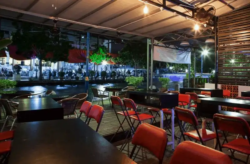 Tạp chí du lịch Wanderlust Tips Những quán bar tốt nhất ở Malacca, Malaysia mà bạn nên thử