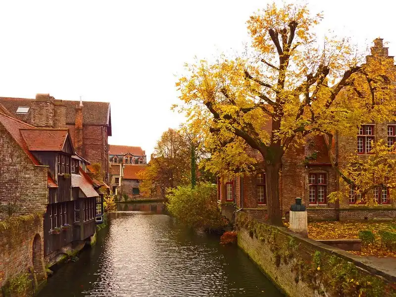 Tạp chí Du lịch Wanderlust Tips Những thành phố châu Âu có mùa thu say đắm nhất