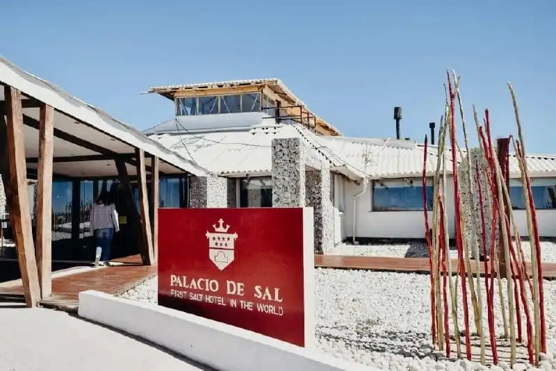 Tạp chí du lịch Wanderlust Tips | Top khách sạn kỳ lạ nhất trên thế giới