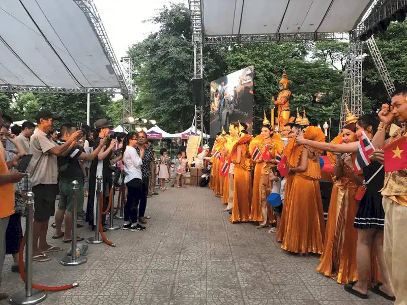 Tạp chí du lịch Wanderlust Tips Sắp diễn ra Lễ hội Thái Lan thường niên lần thứ 10 năm 2018