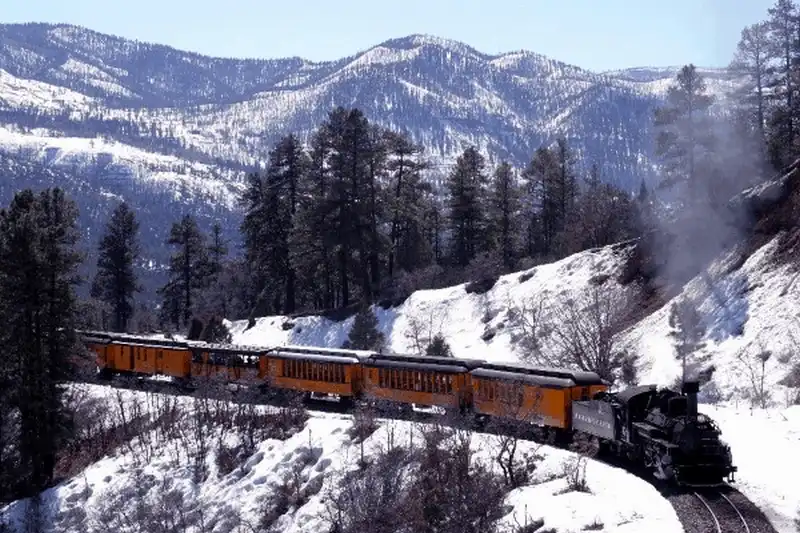 10 tuyến đường sắt tuyệt đẹp trên thế giới 12 Tạp chí du lịch Wanderlust Tips - 10 tuyến đường sắt tuyệt đẹp trên thế giới