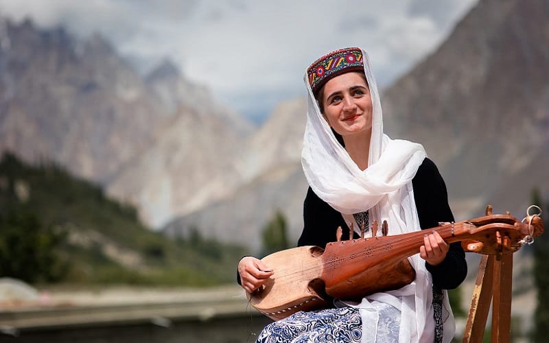 Bí quyết để luôn trẻ đẹp của các cô gái người Hunza ở Pakistan 5 Tạp chí du lịch Wanderlust Tips | Người Hunza nổi tiếng có nhiều thiếu nữ "xinh như hoa"