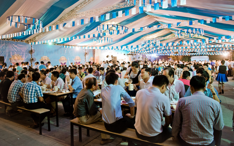 Wanderlust Tips trai nghiem su kien oktoberfest chinh thong tai viet nam 0