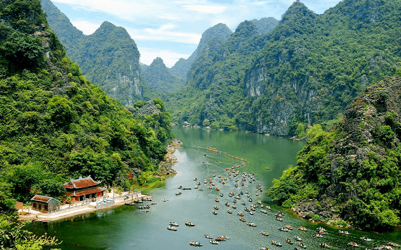 Việt Nam đón 10,4 triệu lượt khách quốc tế sau 8 tháng Việt Nam đón 10,4 triệu lượt khách quốc tế sau 8 tháng