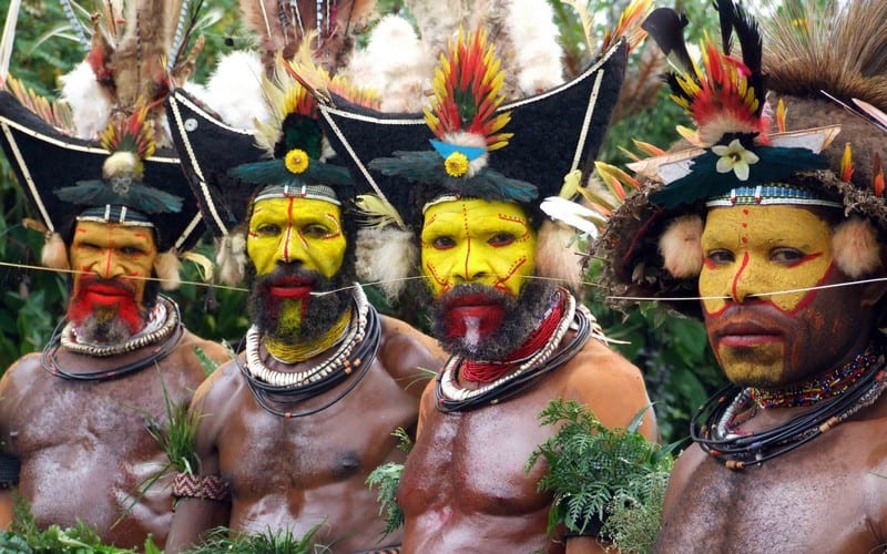 Tạp chí du lịch Wanderlust Tips | Bộ tộc Huli - Nơi cánh mày râu được tôn là phái đẹp