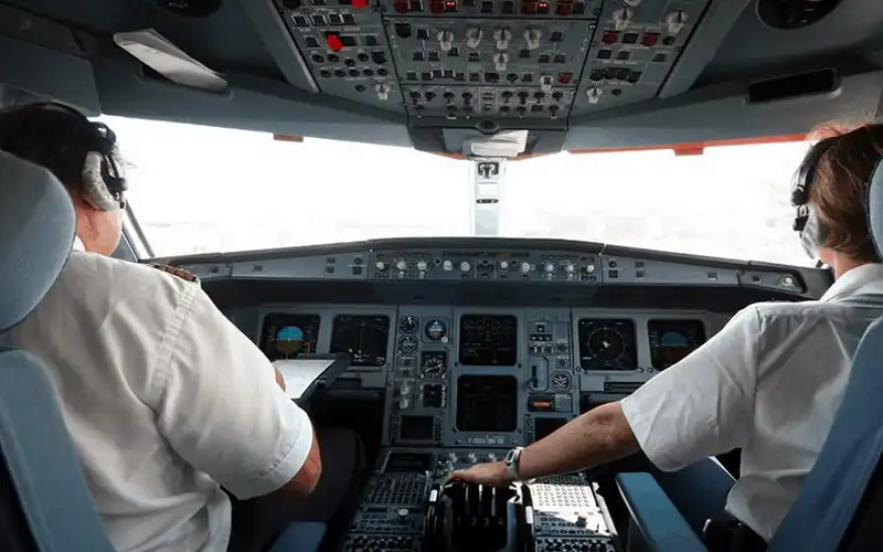 Tạp chí du lịch Wanderlust Tips Chết cười với những sự cố kì lạ khiến máy bay phải quay về điểm khởi hành