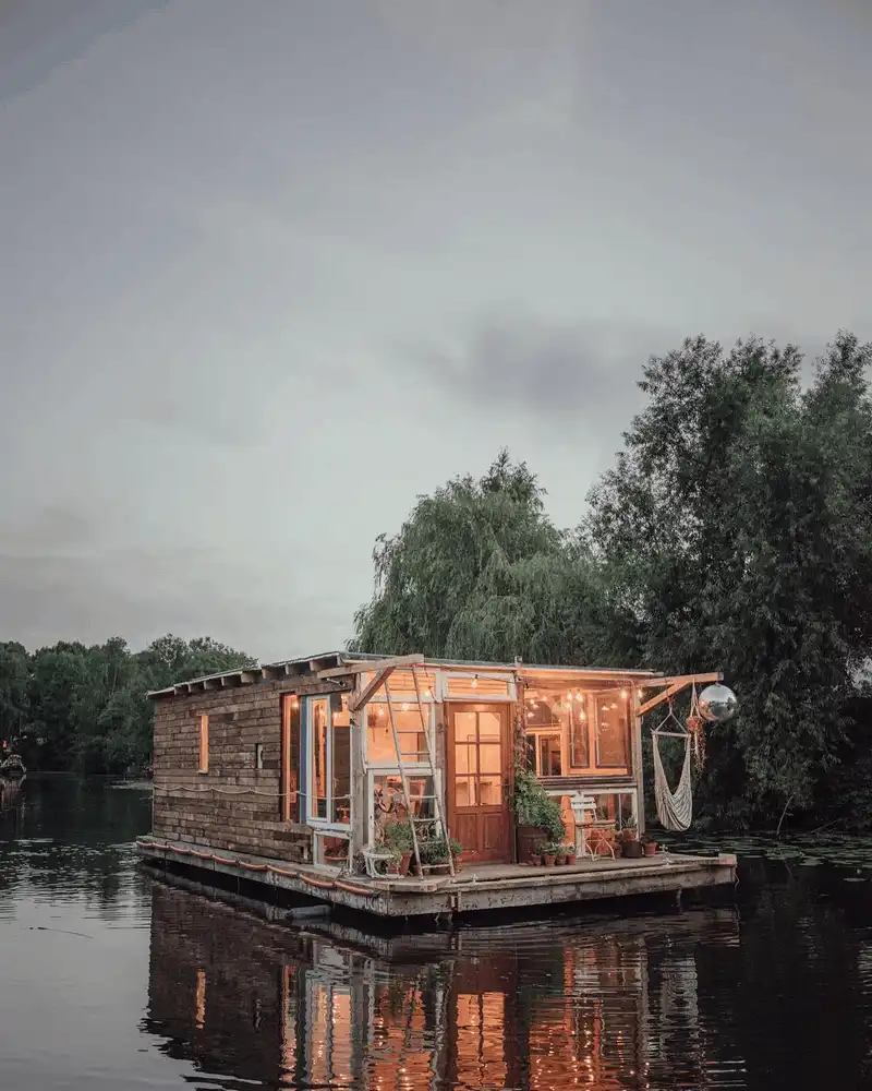 Tạp chí du lịch Wanderlust Tips Cuộc sống chu du thế giới bằng thuyền của hai nhiếp ảnh gia