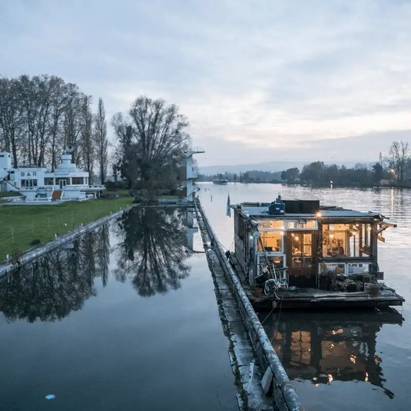 Tạp chí du lịch Wanderlust Tips Cuộc sống chu du thế giới bằng thuyền của hai nhiếp ảnh gia