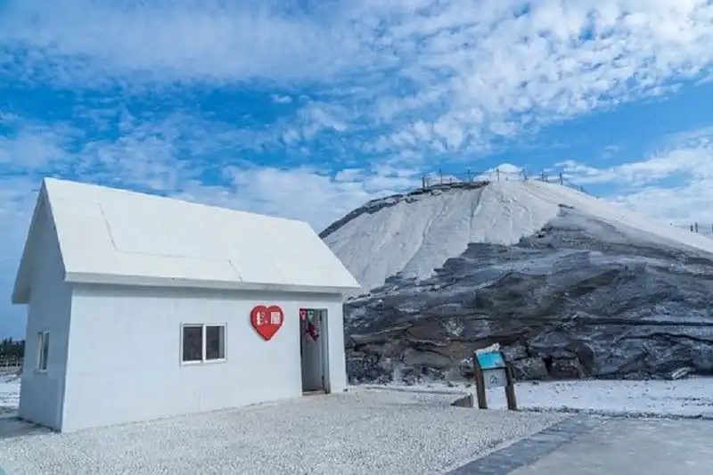 Tạp chí du lịch Wanderlust Tips | Đến Đài Loan ngắm núi muối Thất Cổ "say quên lối về"