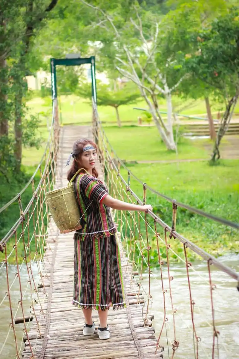 Tạp chí du lịch Wanderlust Tips Giới trẻ và du lịch chậm: Thanh xuân có mấy đâu mà tận hưởng vội vàng...