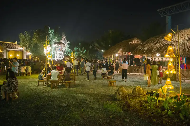 Hàng ngàn khách trở lại "Tinh hoa Bắc Bộ" trong đêm diễn mừng sinh nhật 1 năm 9 Tạp chí du lịch Wanderlust Tips Hàng ngàn khách trở lại Tinh hoa Bắc Bộ trong đêm diễn mừng sinh nhật 1 năm