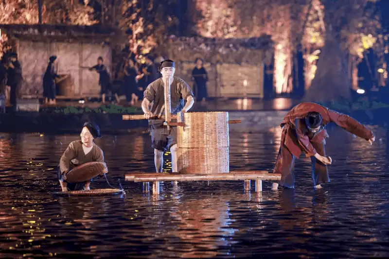 Hàng ngàn khách trở lại "Tinh hoa Bắc Bộ" trong đêm diễn mừng sinh nhật 1 năm 8 Tạp chí du lịch Wanderlust Tips Hàng ngàn khách trở lại Tinh hoa Bắc Bộ trong đêm diễn mừng sinh nhật 1 năm