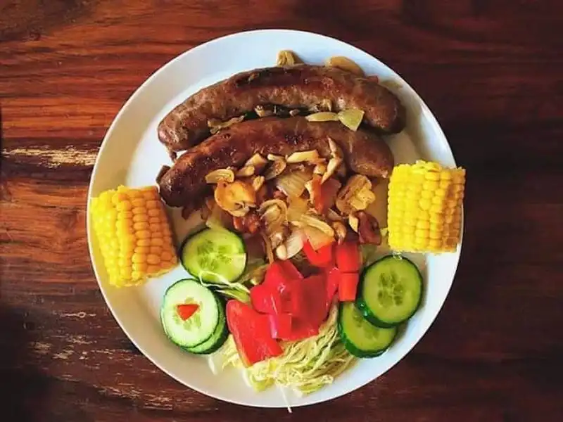 Tạp chí du lịch Wanderlust Tips | Khám phá sự khác biệt của món xúc xích ở các nước trên thế giới